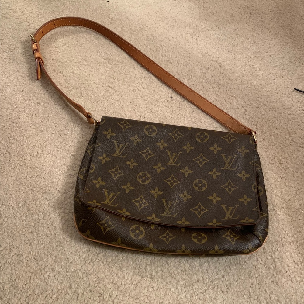 Shoulder Louis Vuitton bag